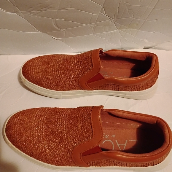 Beach by Matisse pink weave design slip-on platform sneakers - Picture 2 of 4